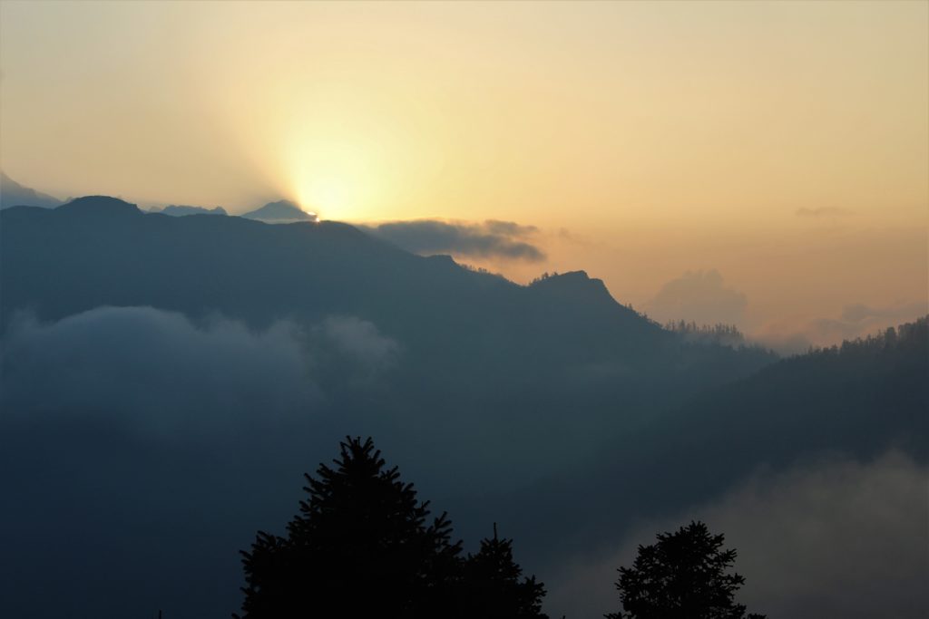 sunrise annapurna mountains